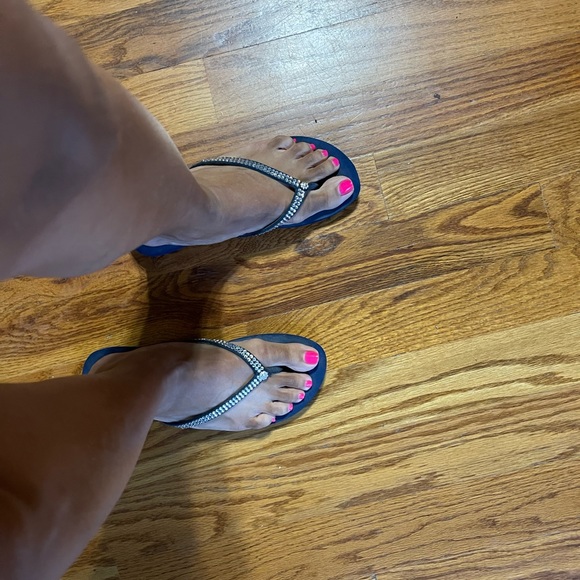 Yellow Box Flip flops - Picture 2 of 5